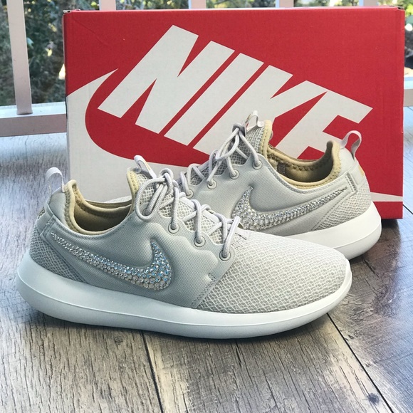 Nike&Swarovski Crystal Roshe Two Light Bone W - Picture 3 of 8